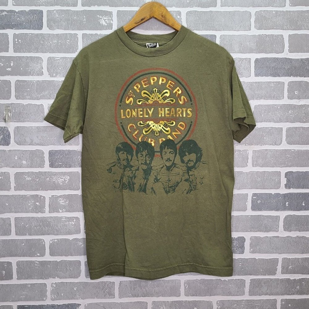 2006 Apple Corp THE BEATLES Sgt. Pepper's Lonely Hearts Club Band shirt